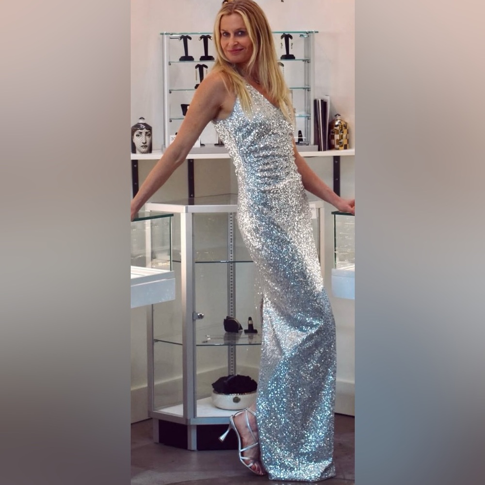 NWT Susan Bender V- neck Silver Sequined Gown